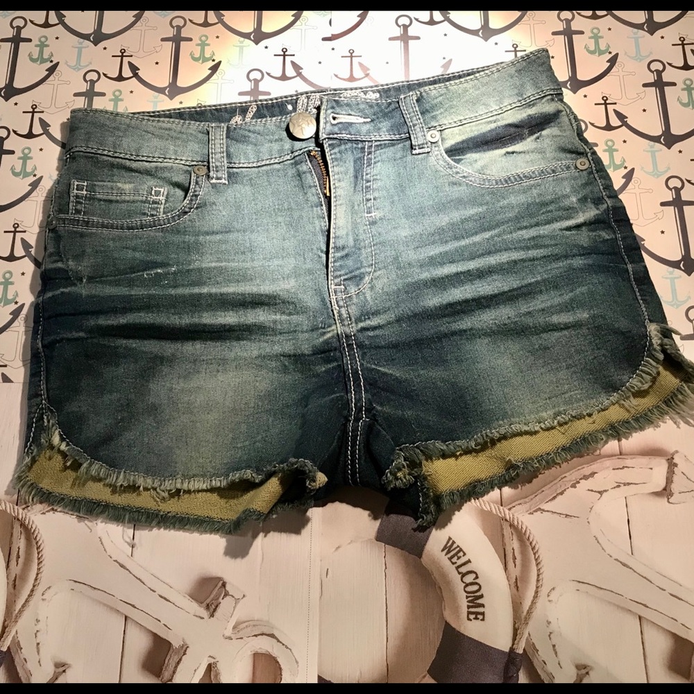 Vanilla Star Blue Jeans Shorts - Picture 2 of 9